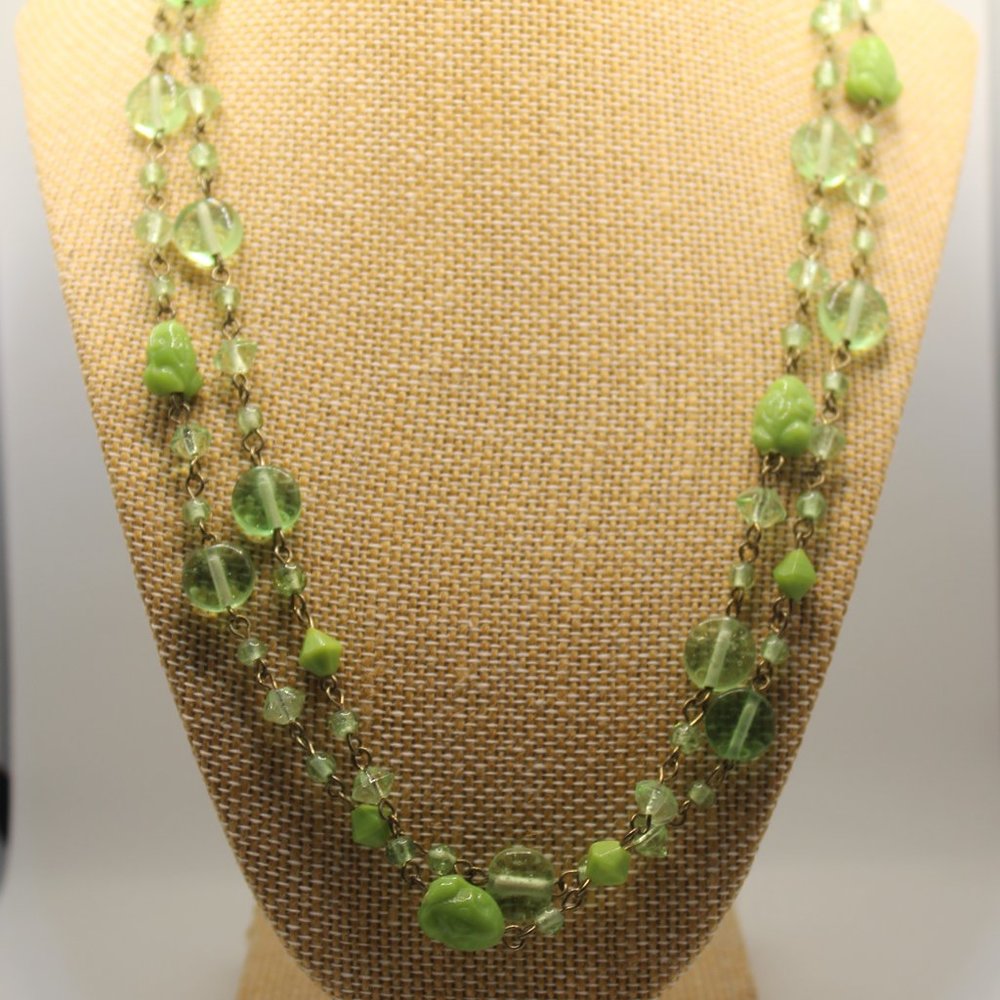 Vintage Green Glass Beaded Necklace with Frogs